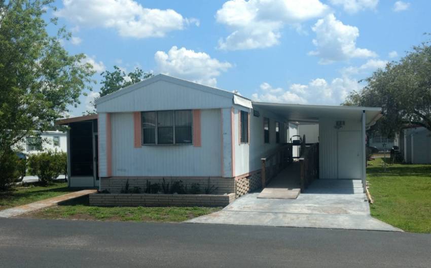 Mobile Home for Sale located at 1526 Paddock Lane Lakeland, FL 33815